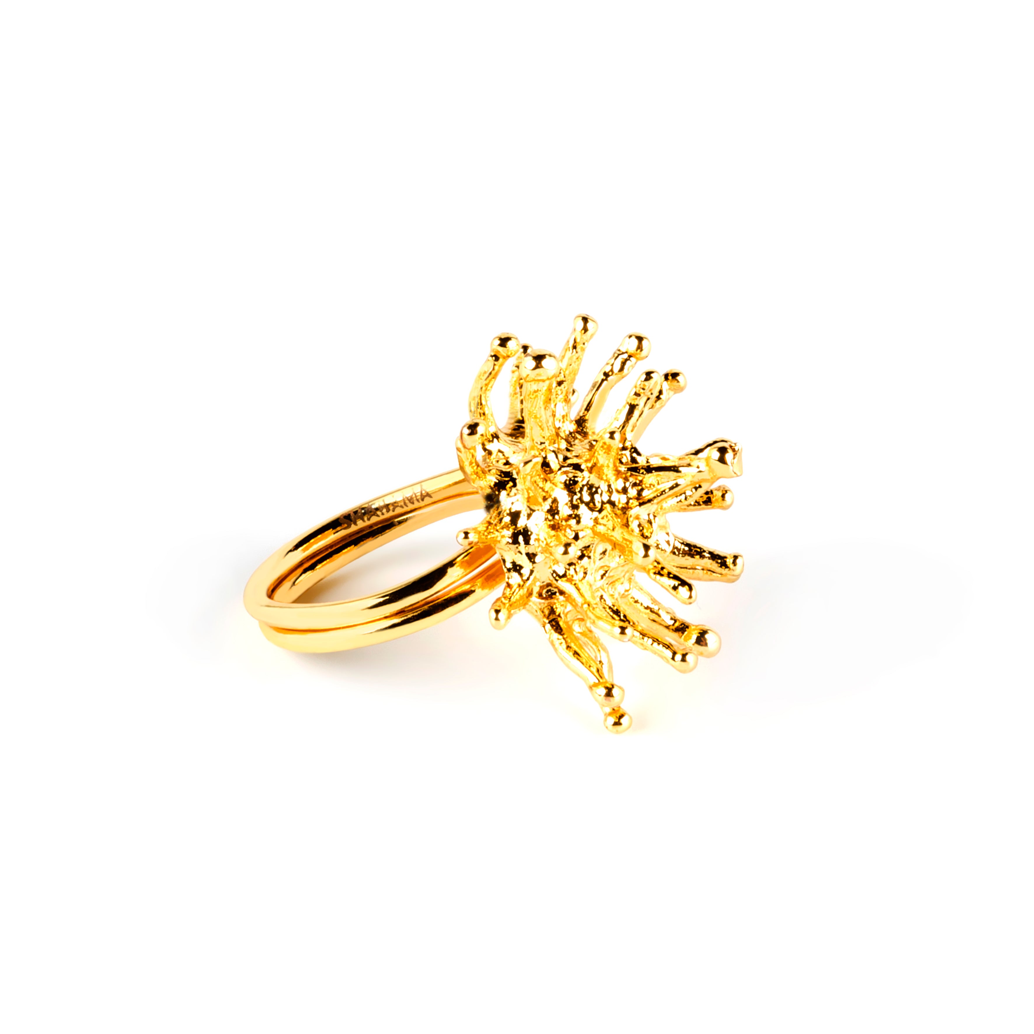 Anillo Deyá de coral redondo de latón bañado en oro (ajustable)