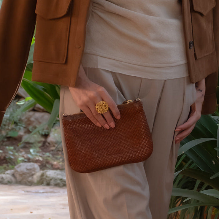 Mondrago Ring m ROUND CORAL in GOLD PLATED BRASS (ADJUSTABLE)