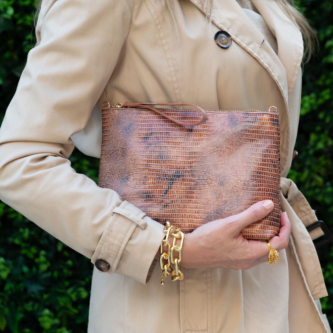 MEDIUM HANDBAG IN MOLDED LEATHER IN TEJUS