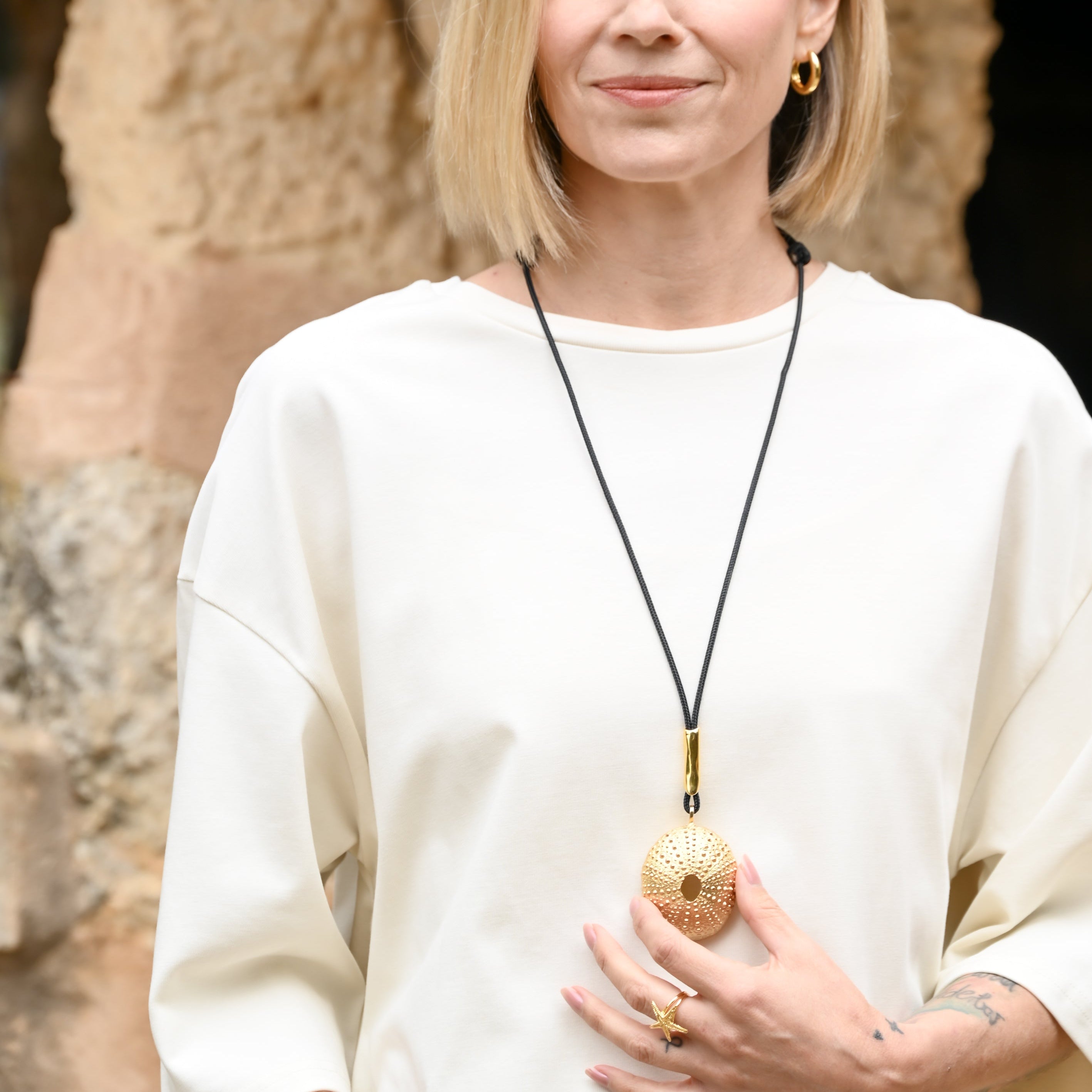 COLLAR NYLON ERIZO LUXE GOLDY - Vista principal - Shabama joyeria artesanal Mallorca
