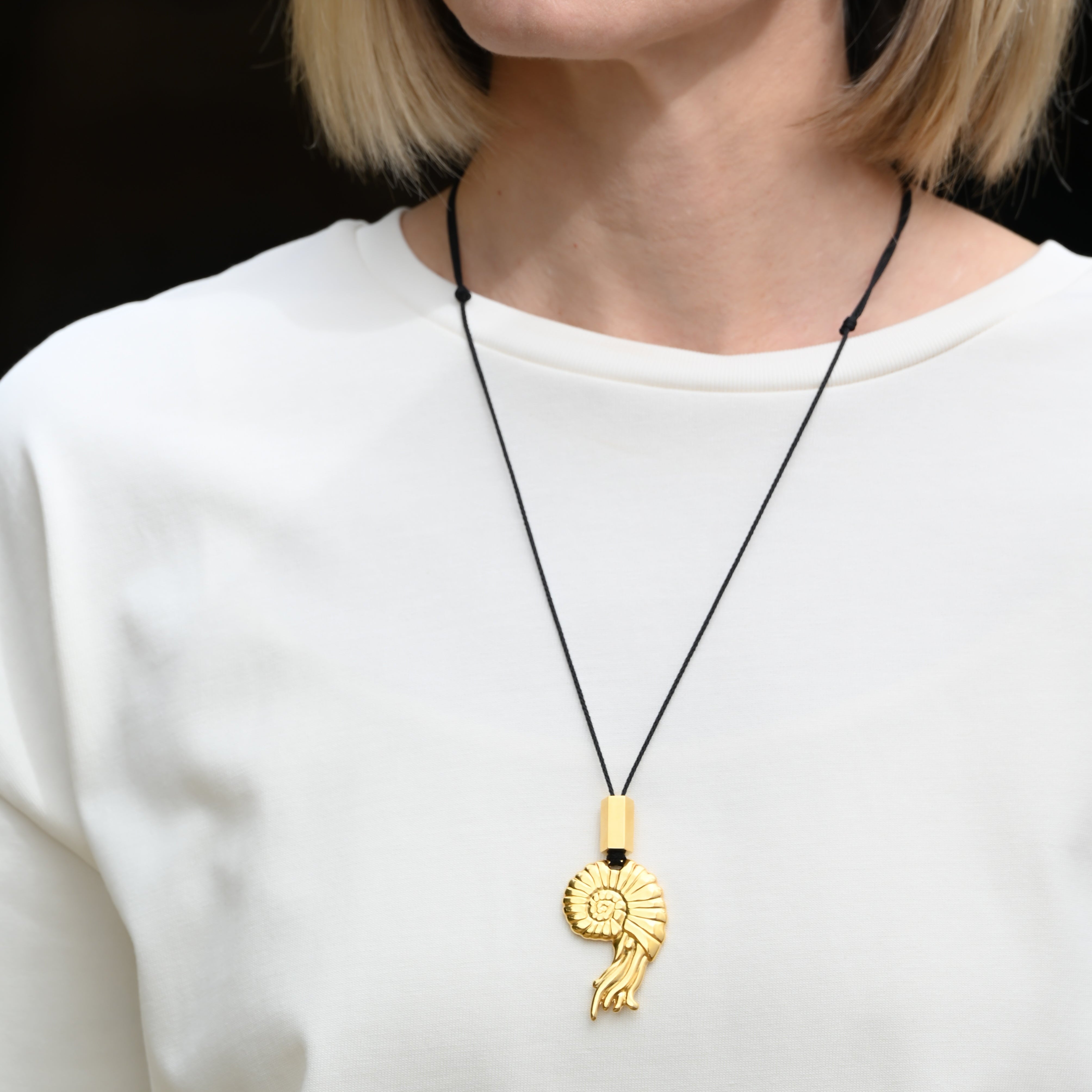 COLLAR NYLON NAUTILUS GOLDY - Detalle - Joyeria banada en oro Shabama