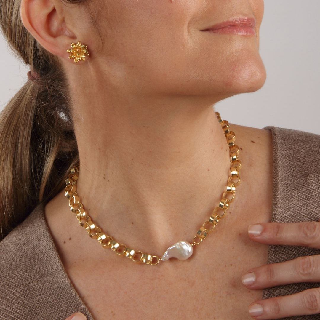 Perth Top natural pearl necklace with gold-plated chain