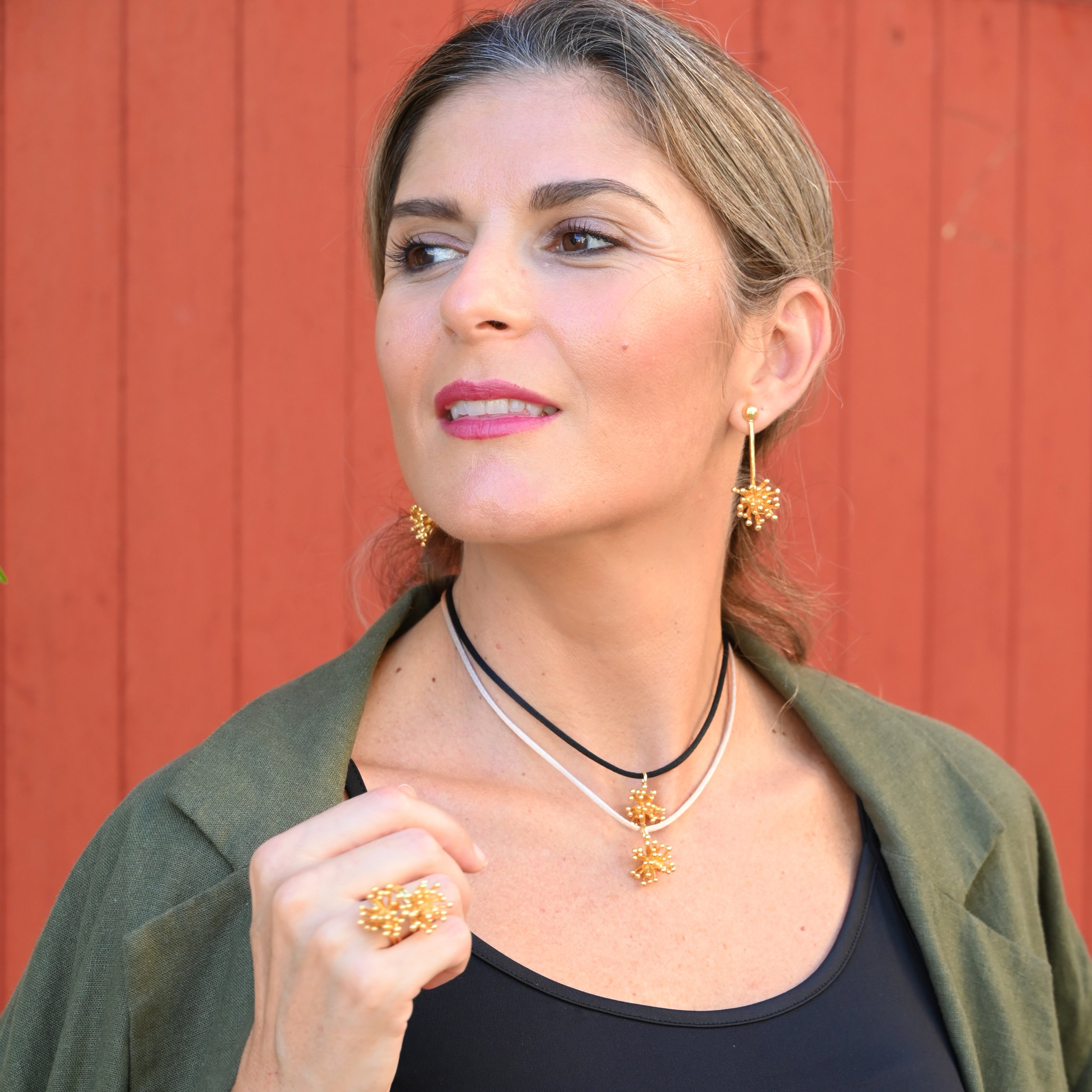 miniDeyá cord necklace