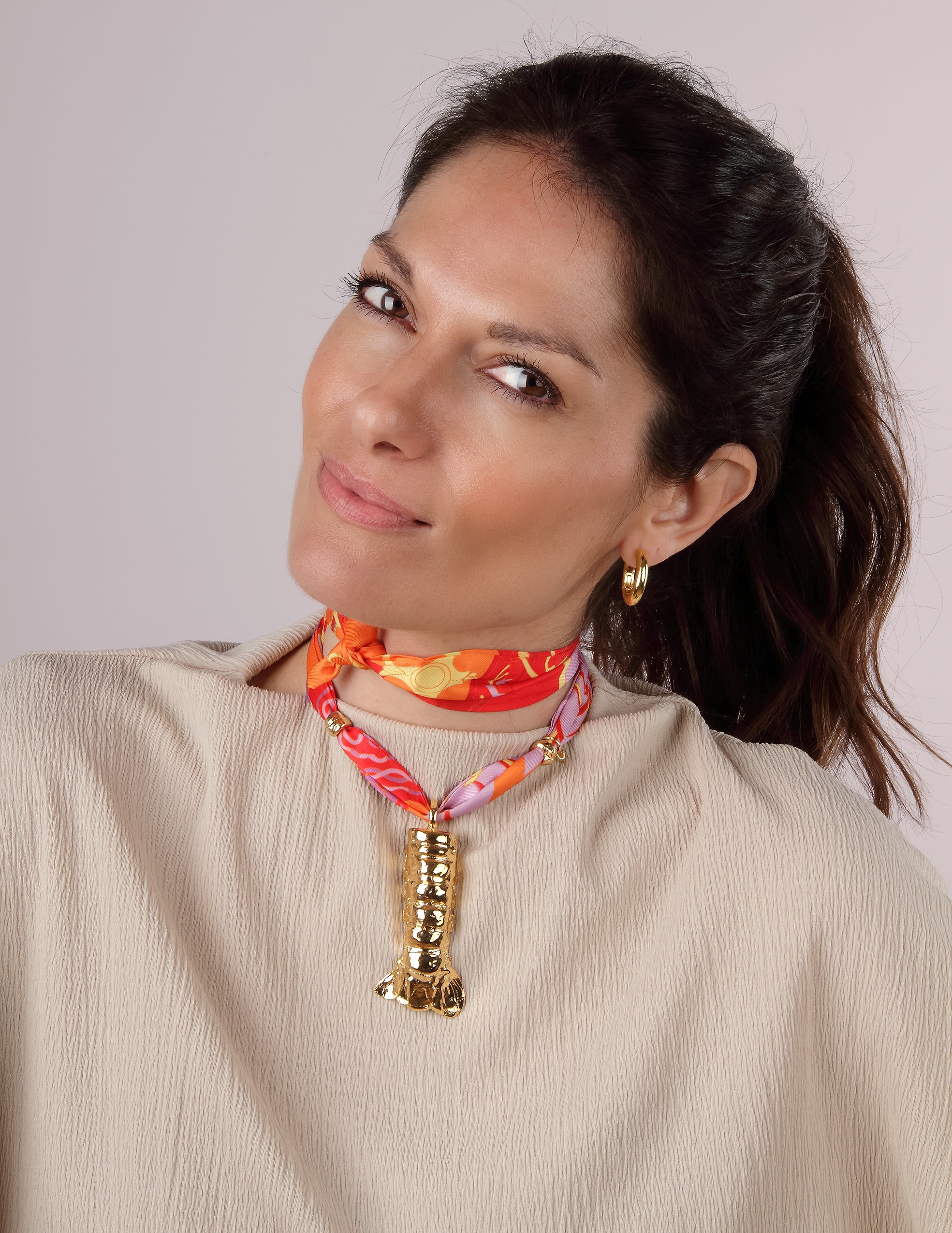 COLLAR PAÑUELO SEDA COLA CIGALA