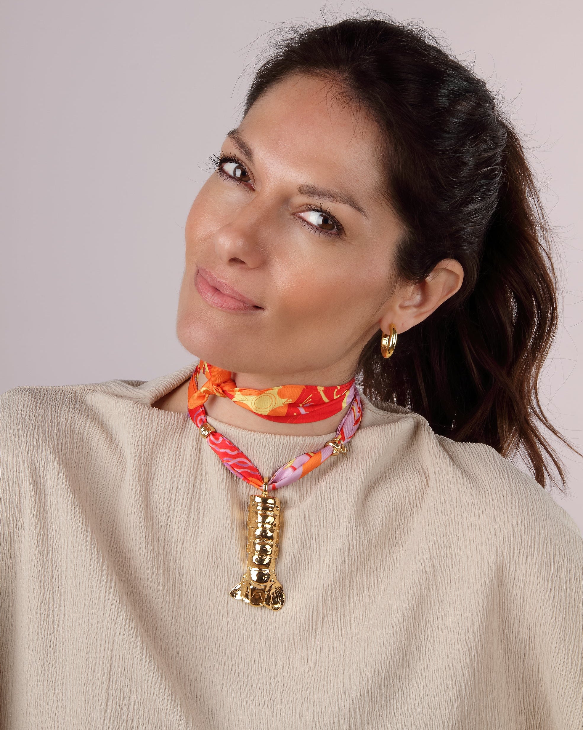 COLLAR PAÑUELO SEDA COLA CIGALA