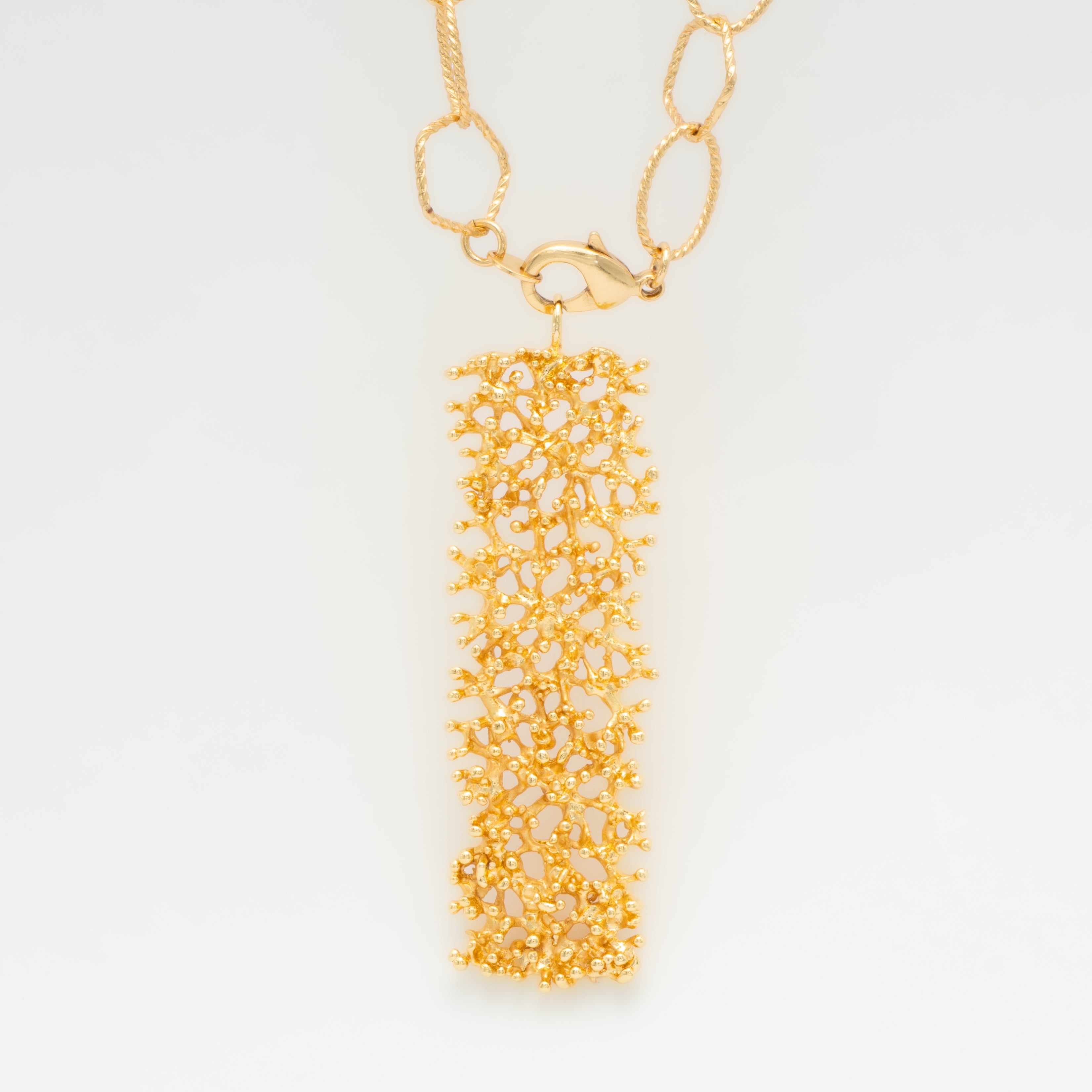 Collar cadena dancing con coral Maxi Murada XL dorado