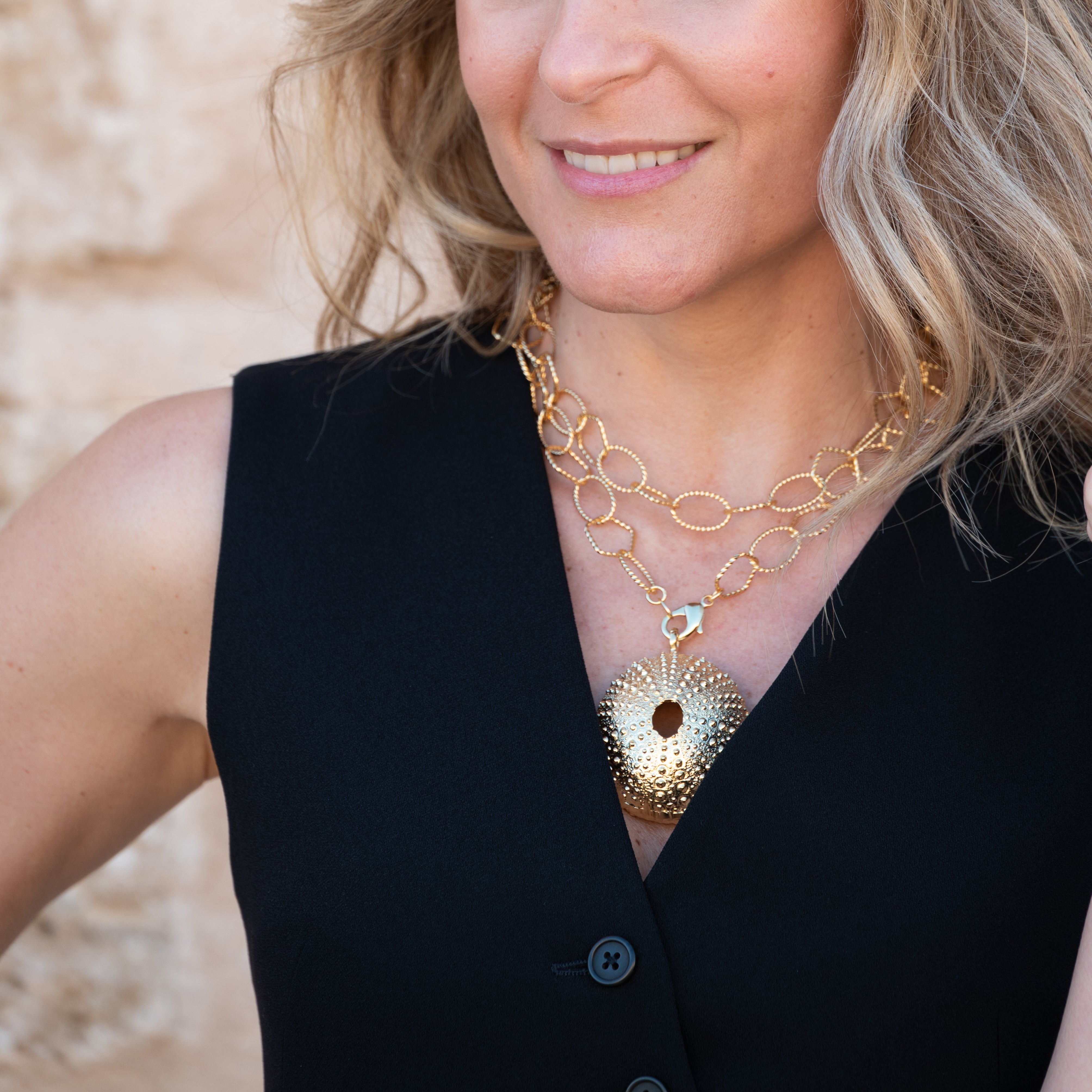 Collar cadena dancing con erizo dorado