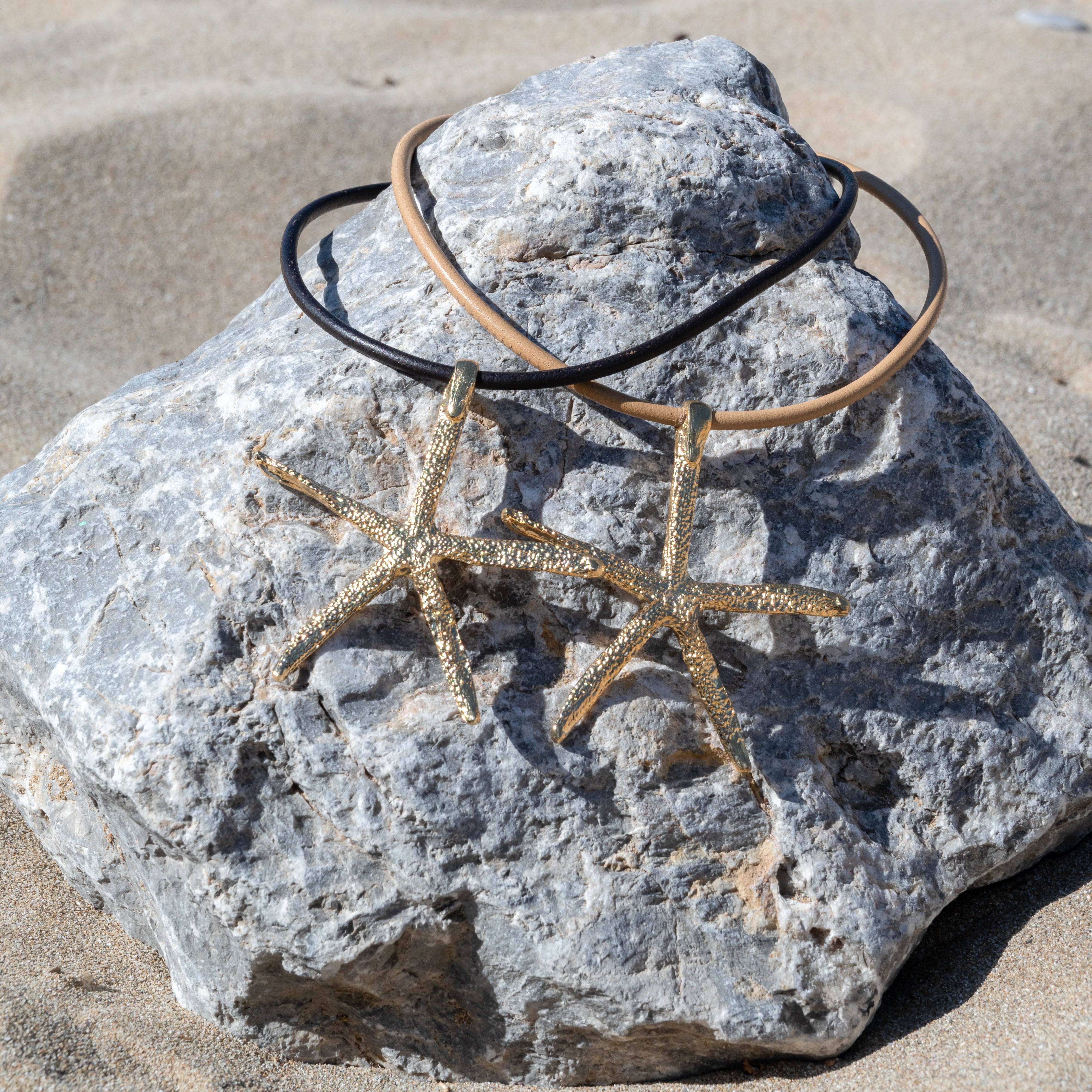 Collar de cuero con Estrella de Mar mediana