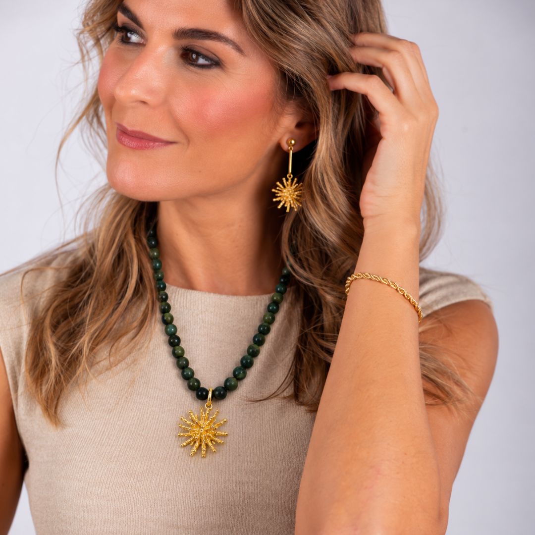 Collar piedras naturales coral Deyá Verde Oscuro