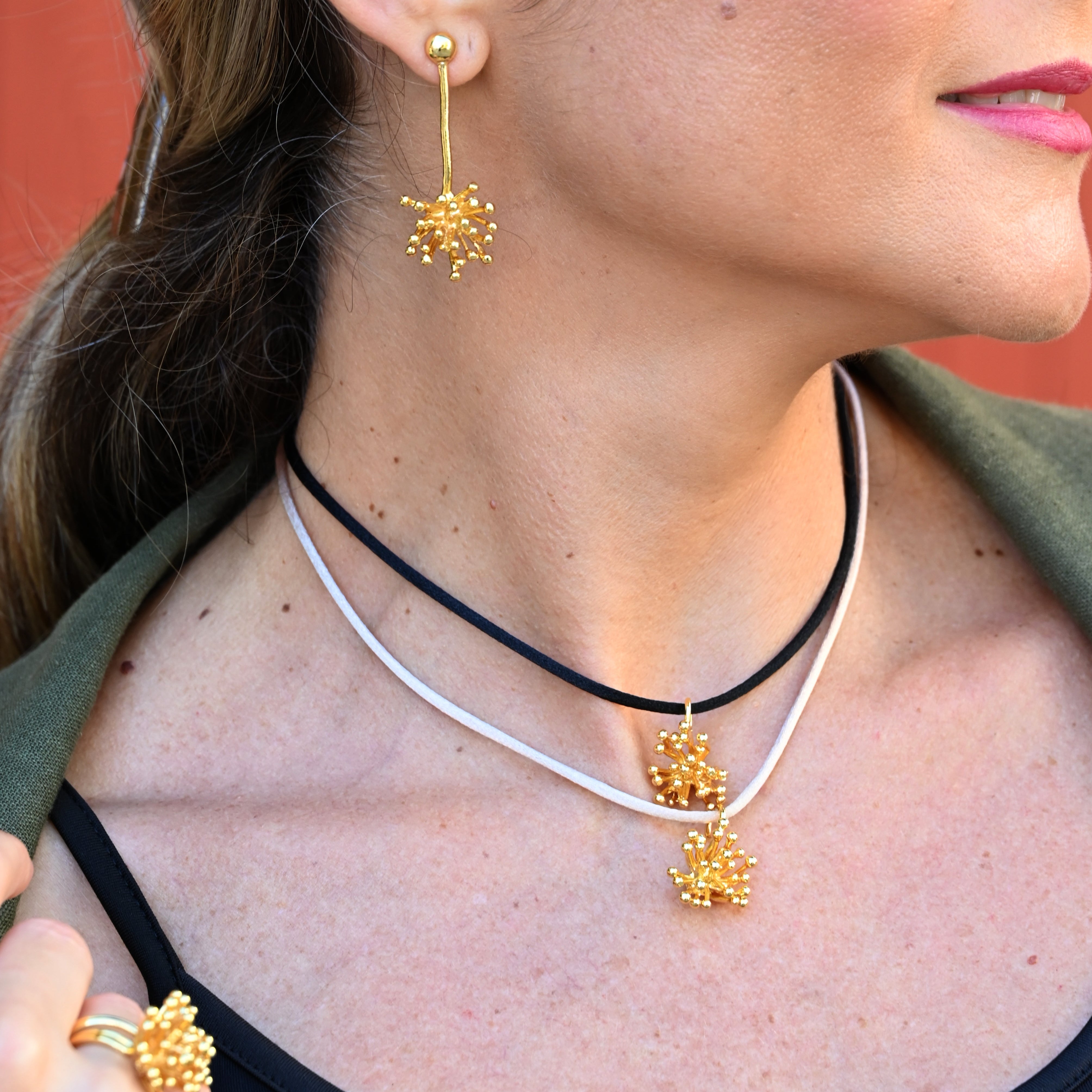 miniDeyá cord necklace