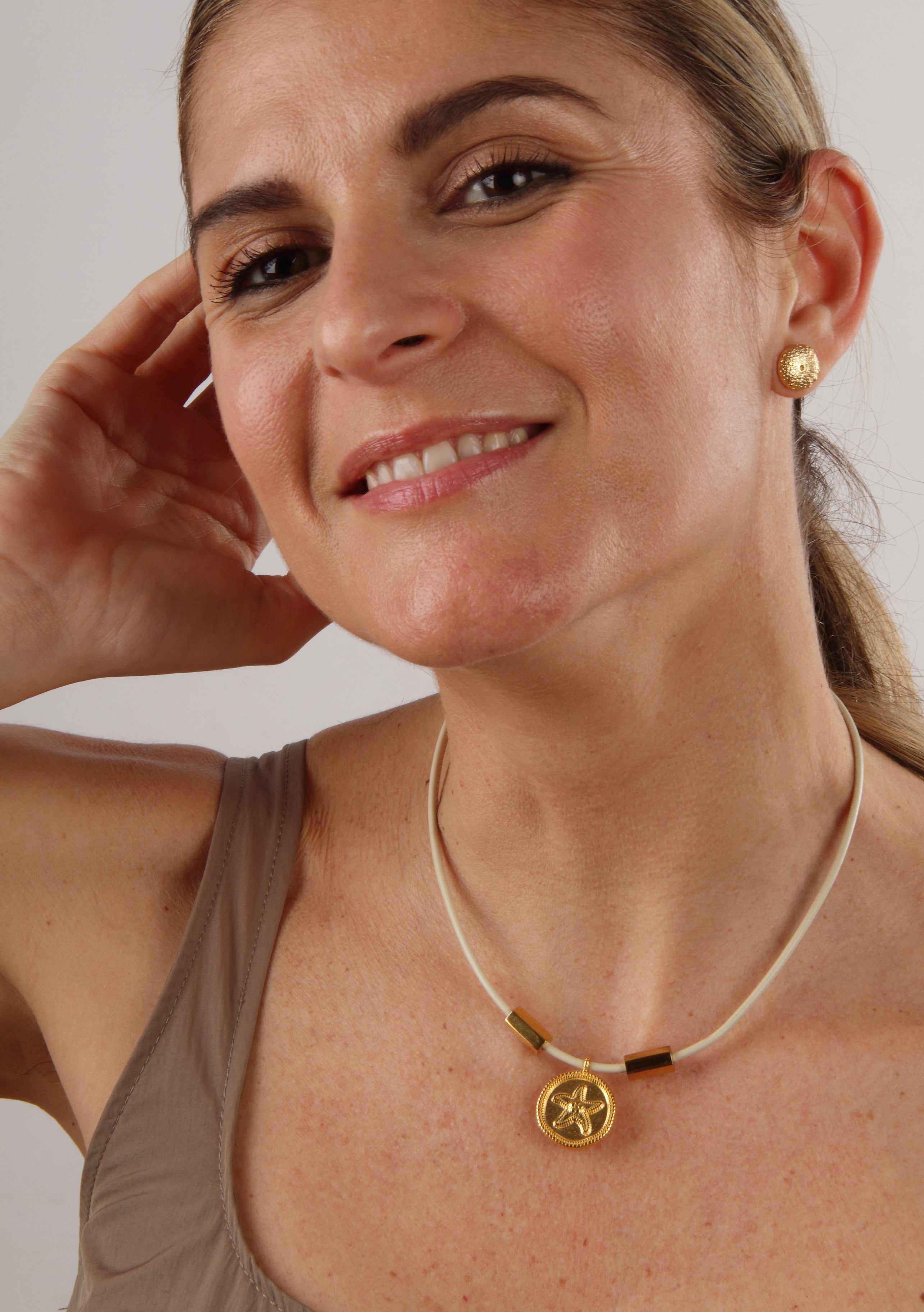 COLLAR CUERO ESTRELLA