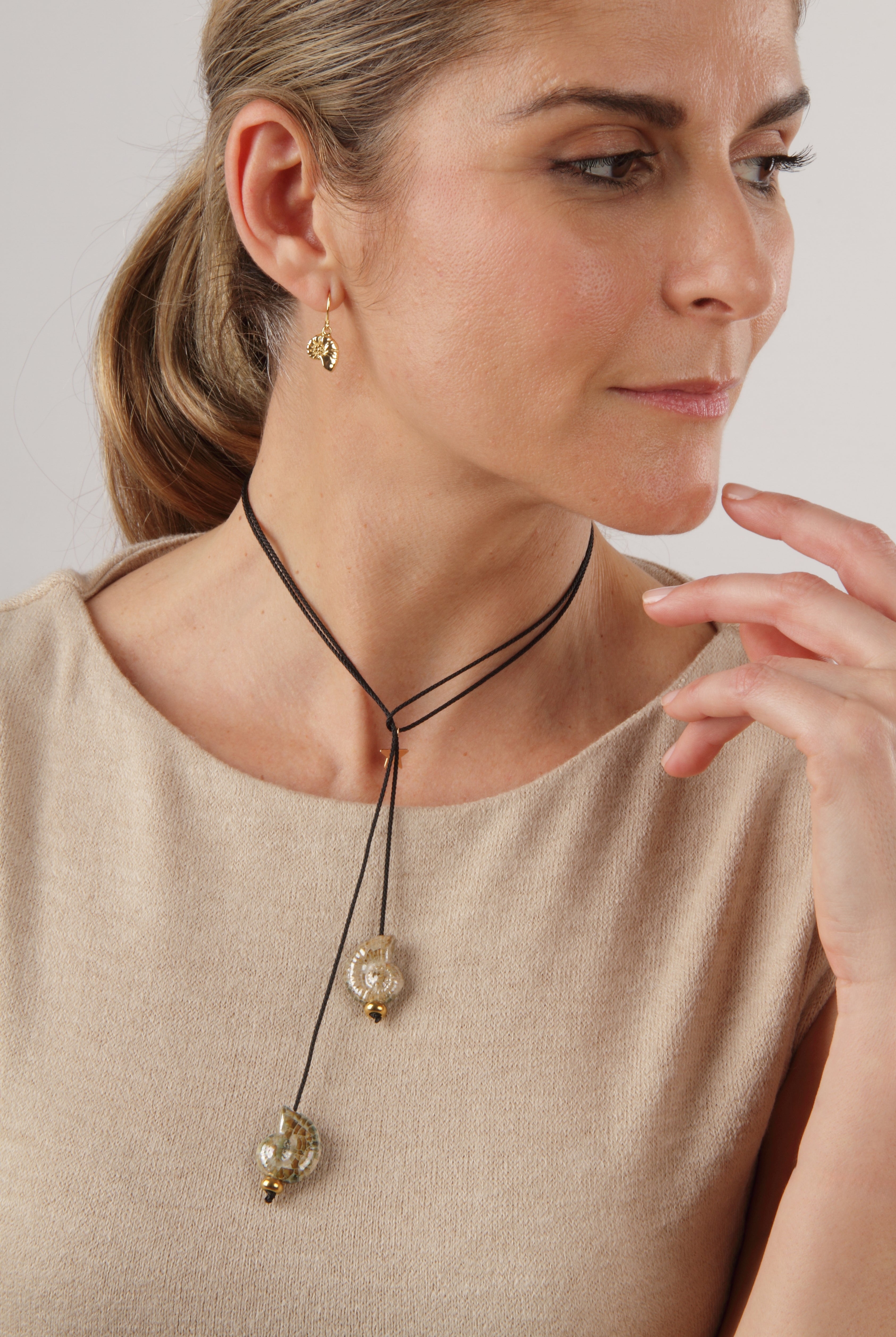 COLLAR MULTIPOSICION NYLON CARACOLAS CERAMICA