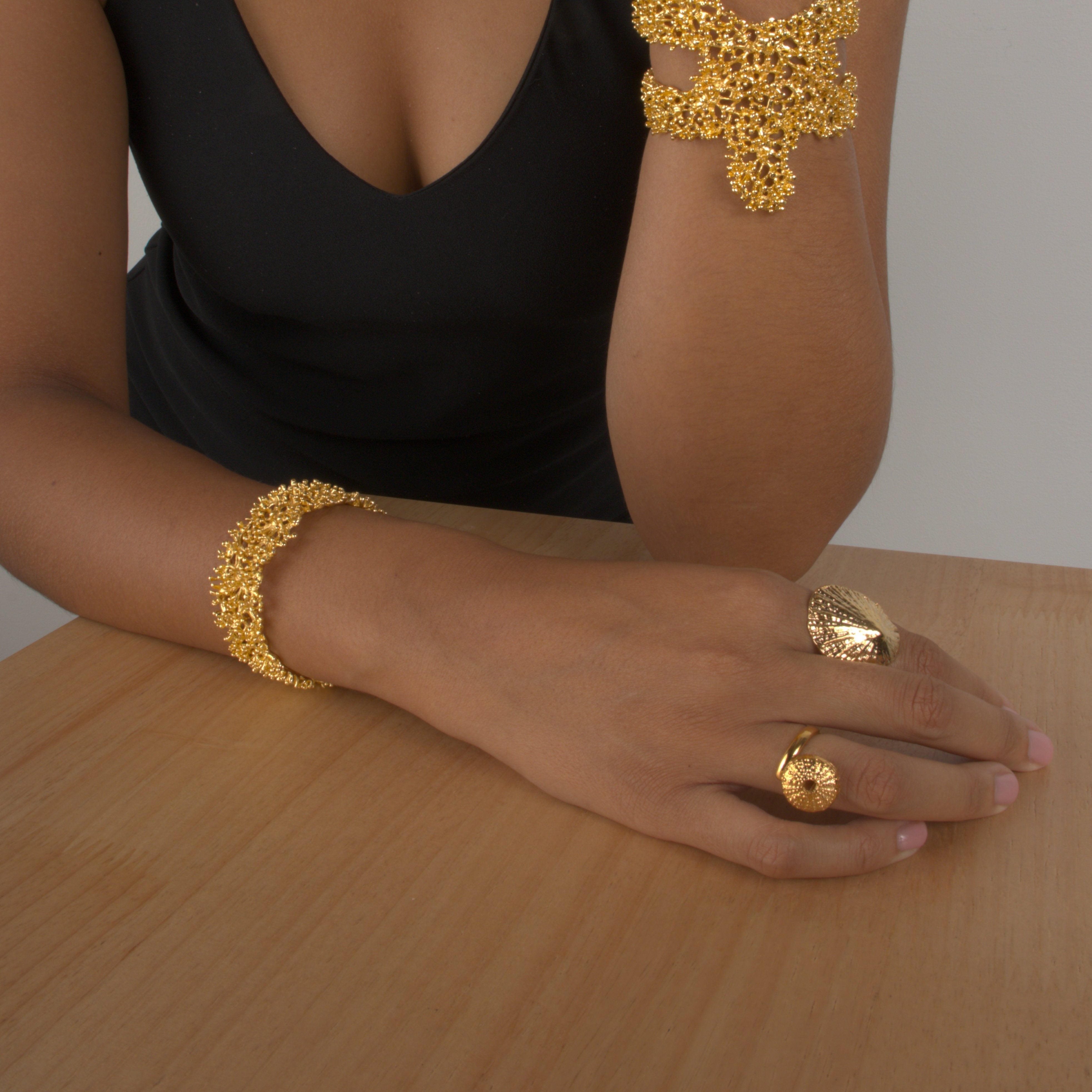 Anillo Mini Trenc erizo dorado (ajustable)