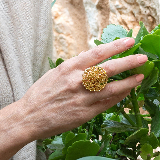 Mondrago Ring m ROUND CORAL in GOLD PLATED BRASS (ADJUSTABLE)