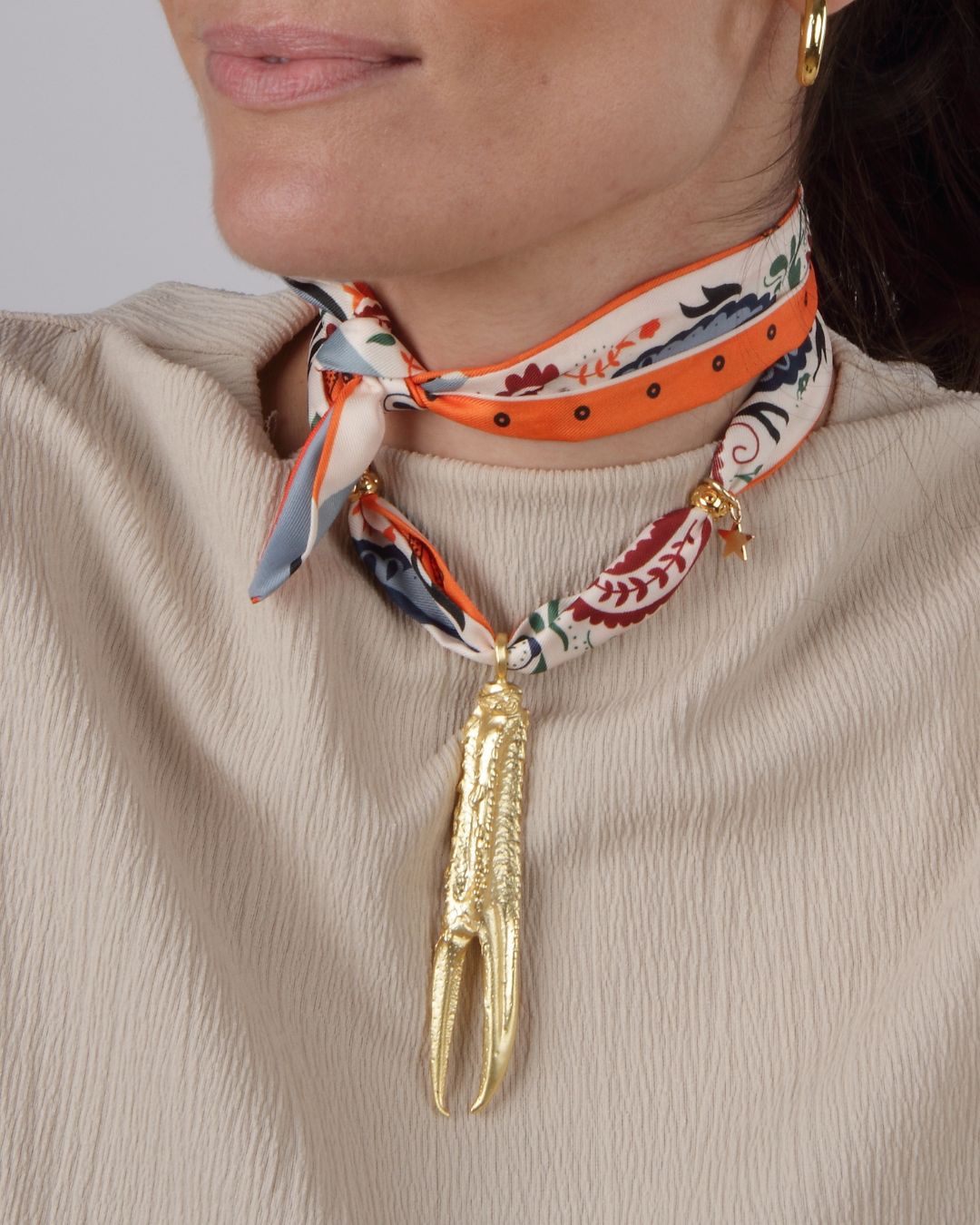 COLLAR PAÑUELO SEDA PATA CIGALA