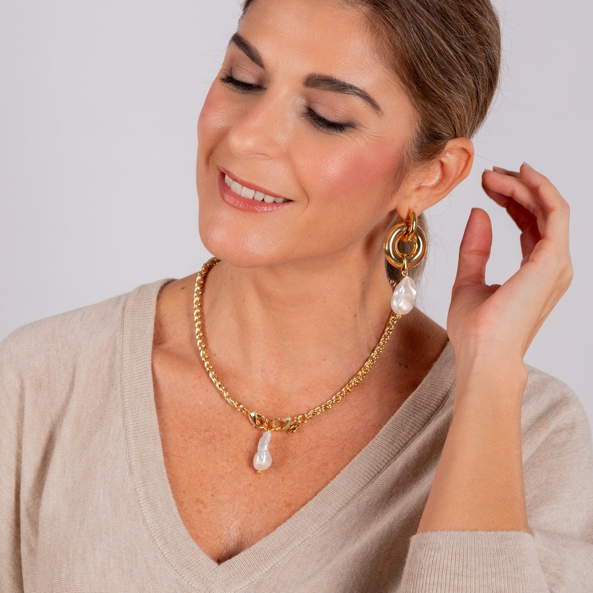 Collar cadena enredada con Perla Natural Barroca