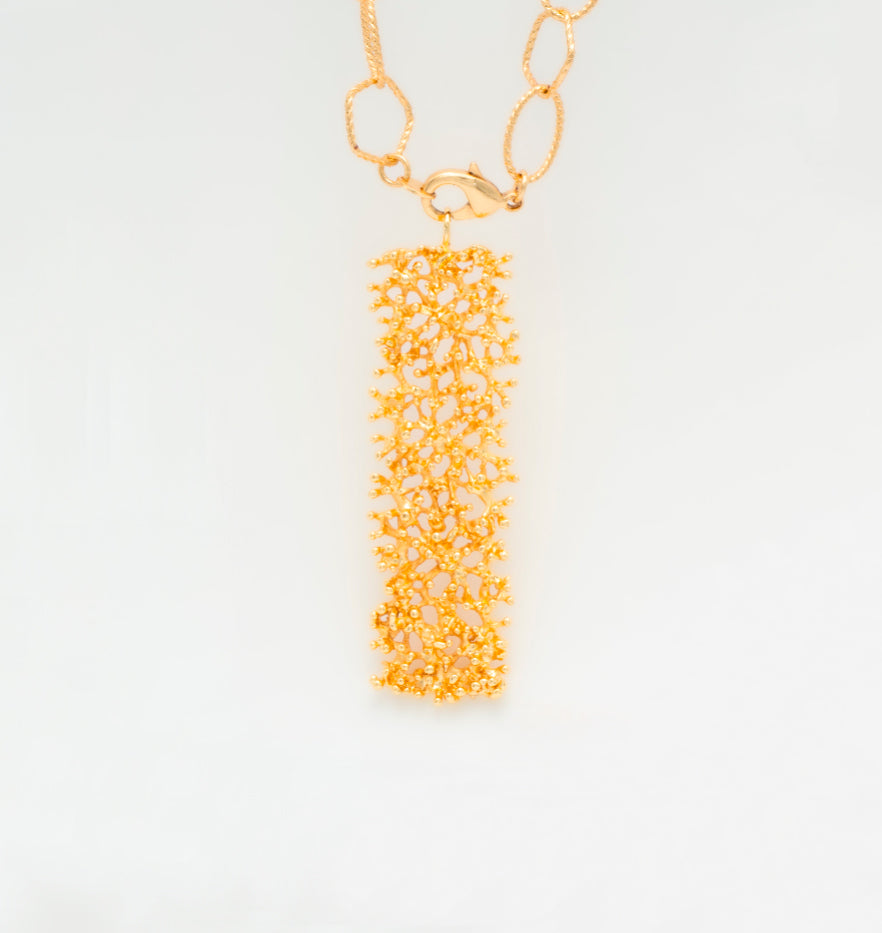 Collar cadena dancing con coral Maxi Murada XL dorado