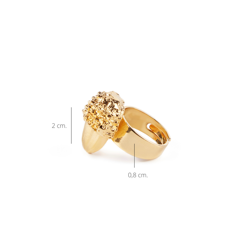 Acorn, anillo dorado con textura y relieve