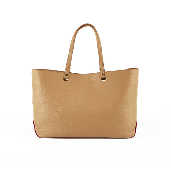 Neverend, bolso beige y rojo.